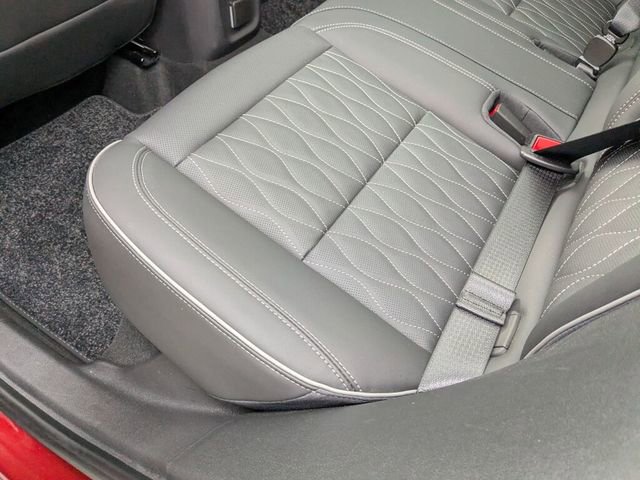 Used 2023 Buick Envision Avenir image 33