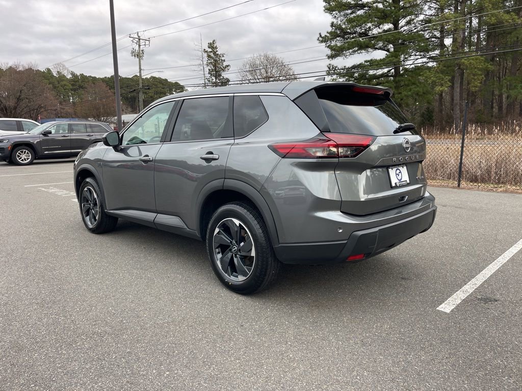 Used 2024 Nissan Rogue SV image 7