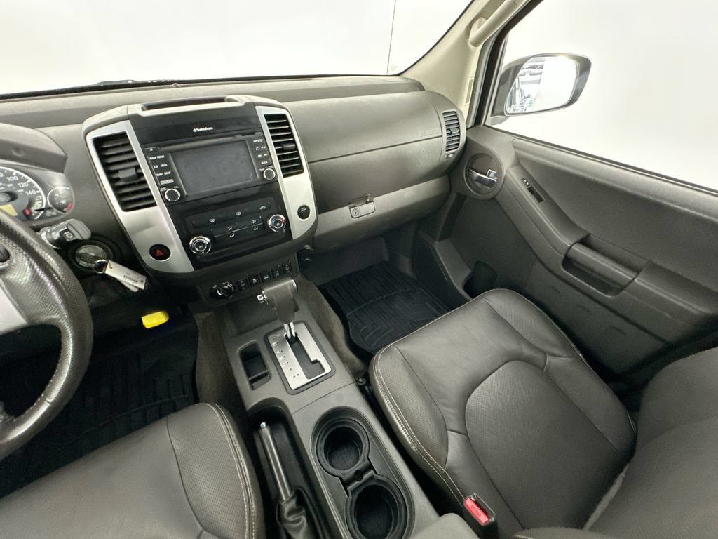 Used 2015 Nissan Xterra S AWD/4WD image 11