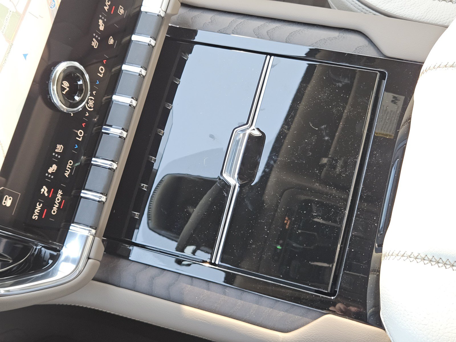 New 2026 GMC Yukon XL Denali AWD/4WD image 15