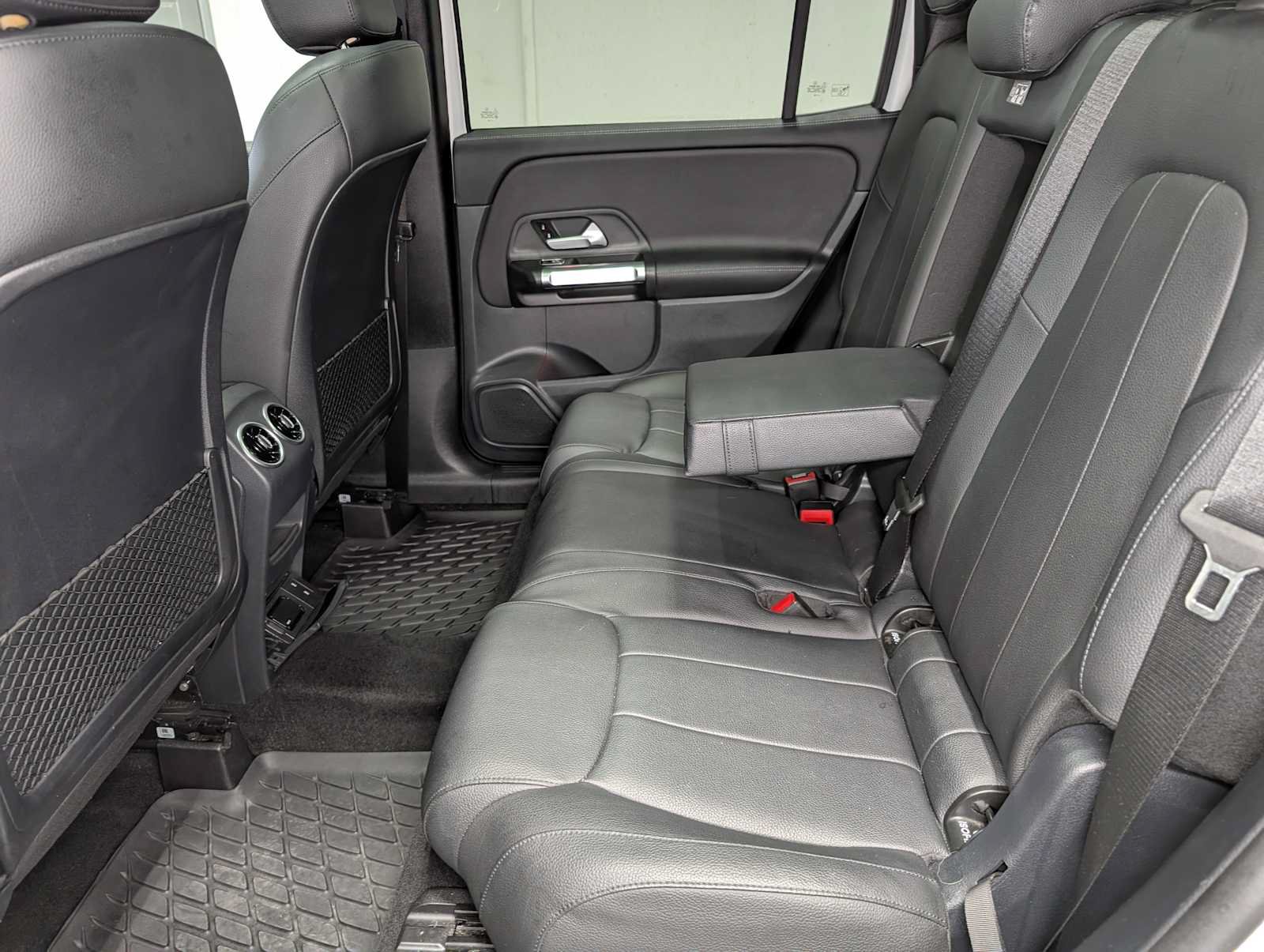 Used 2022 Mercedes-Benz GLB 250 4MATIC image 21