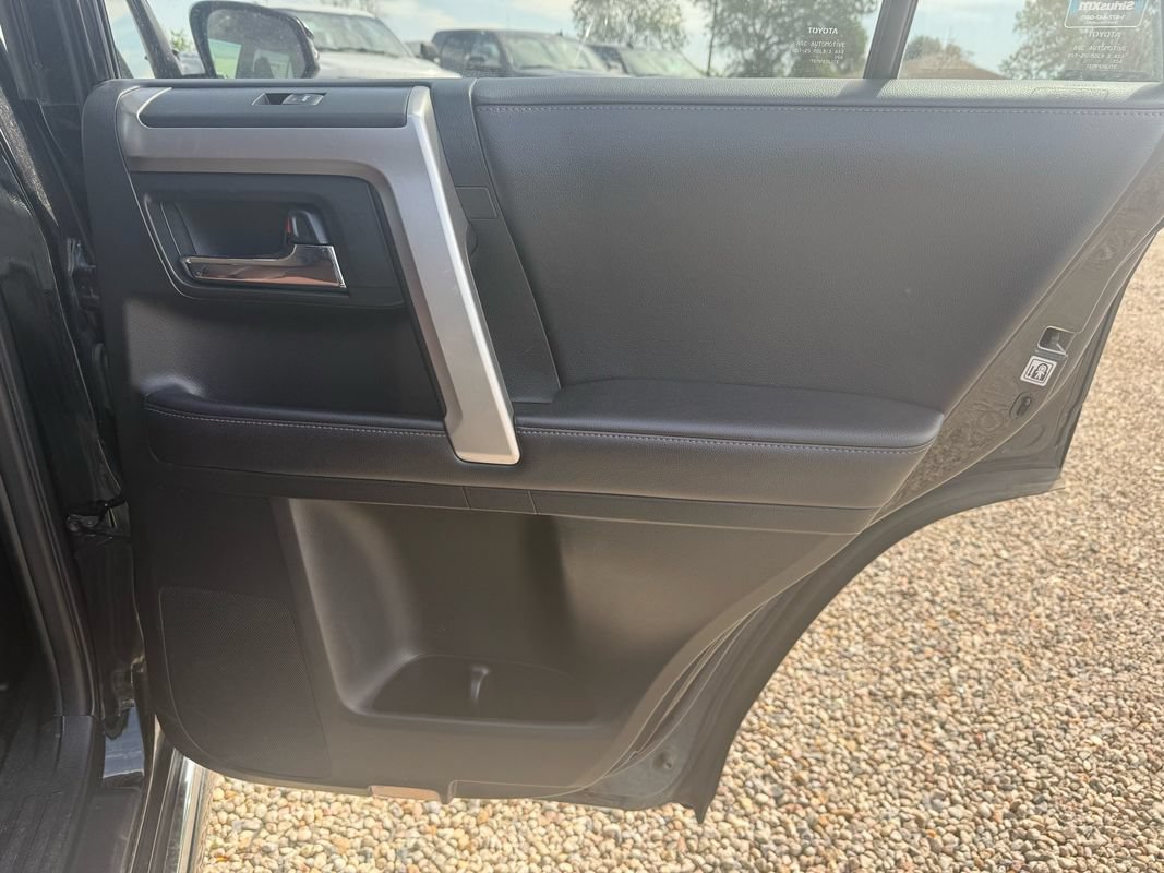 Used 2018 Toyota 4Runner Limited AWD/4WD image 19