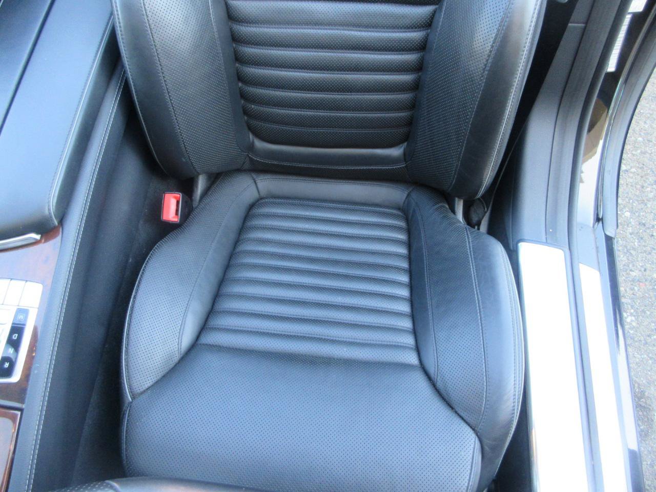 Used 2017 Mercedes-Benz SL 550 image 8