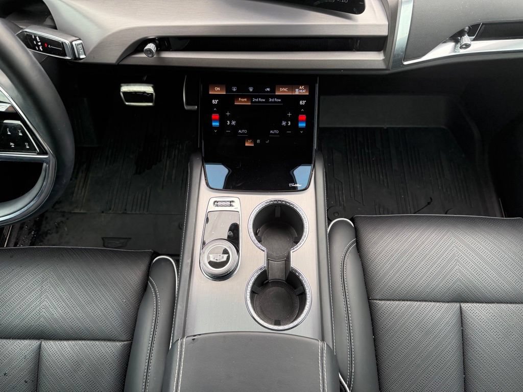 Certified 2026 Cadillac Vistiq Platinum w/ LPO, Floor Liner Package AWD/4WD image 25