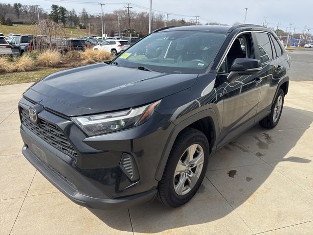 Used 2024 Toyota RAV4 XLE AWD/4WD image 3