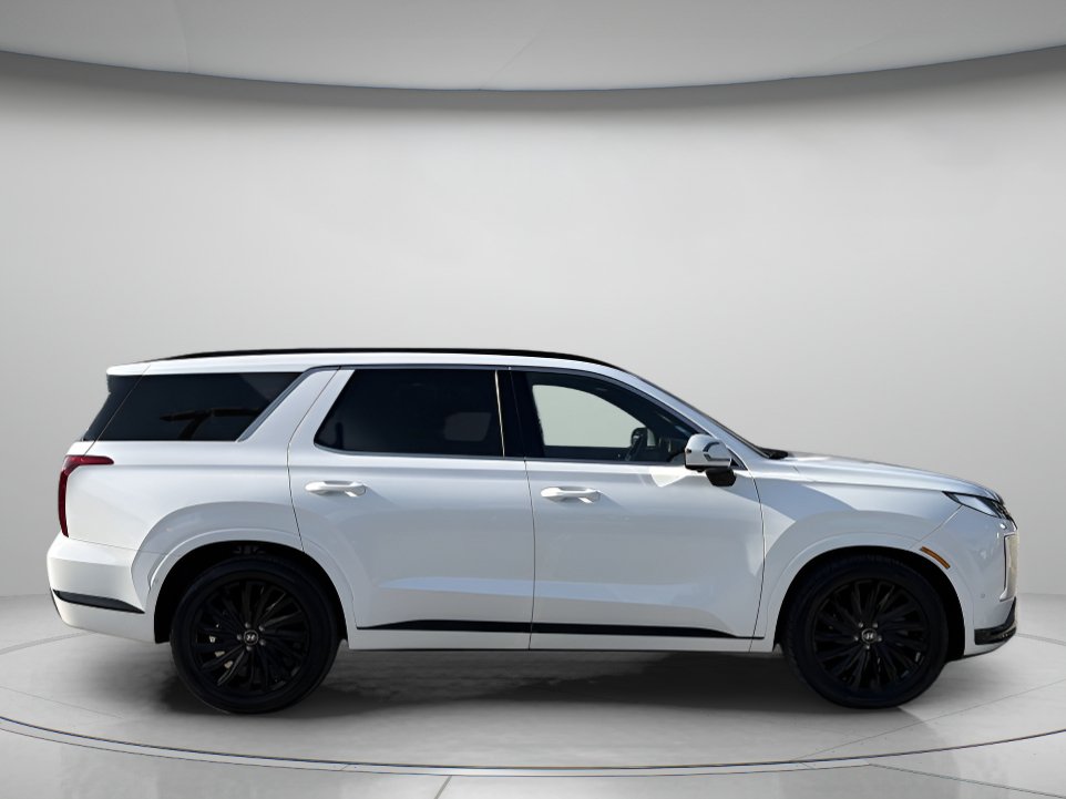 Used 2024 Hyundai Palisade Calligraphy AWD/4WD image 2