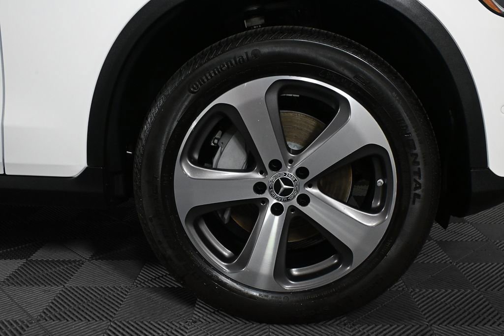 Certified 2022 Mercedes-Benz GLC 300 w/ Premium Package Lite image 36