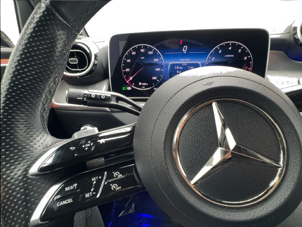 Used 2025 Mercedes-Benz GLC 300 w/ AMG Line image 44