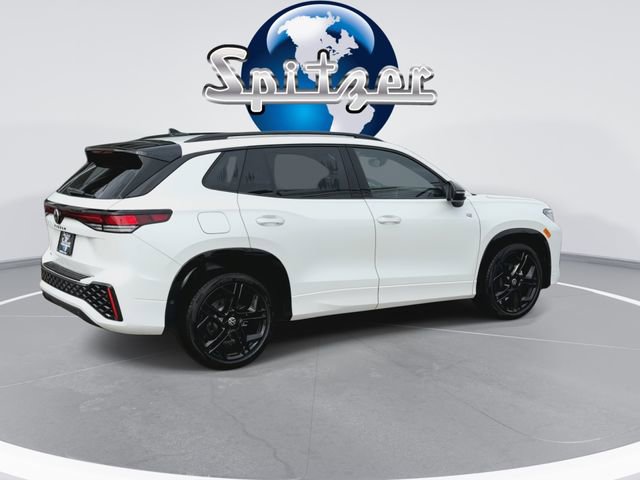 New 2026 Volkswagen Tiguan SE R-Line FWD image 4