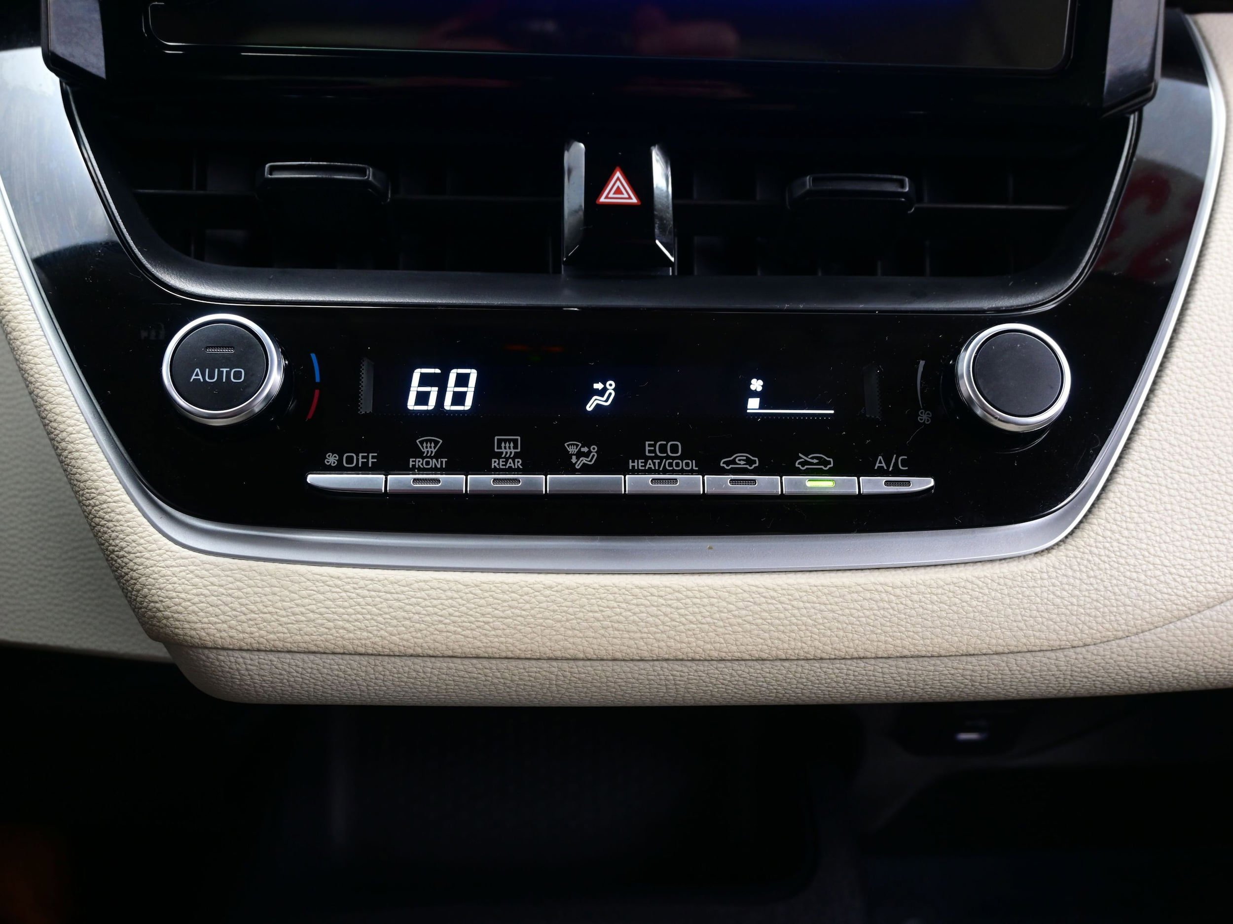 Used 2025 Toyota Corolla LE FWD image 19
