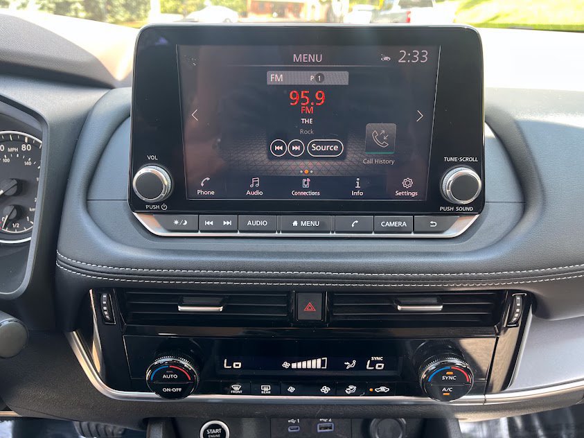 Used 2021 Nissan Rogue SV AWD/4WD image 16