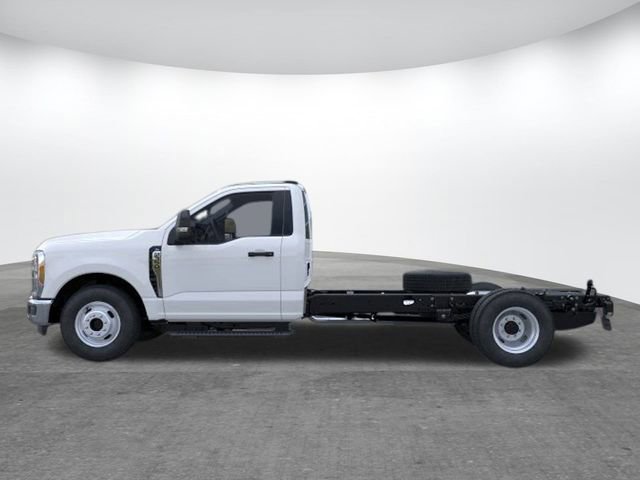 New 2026 Ford F350 XL w/ XL Chrome Package image 3