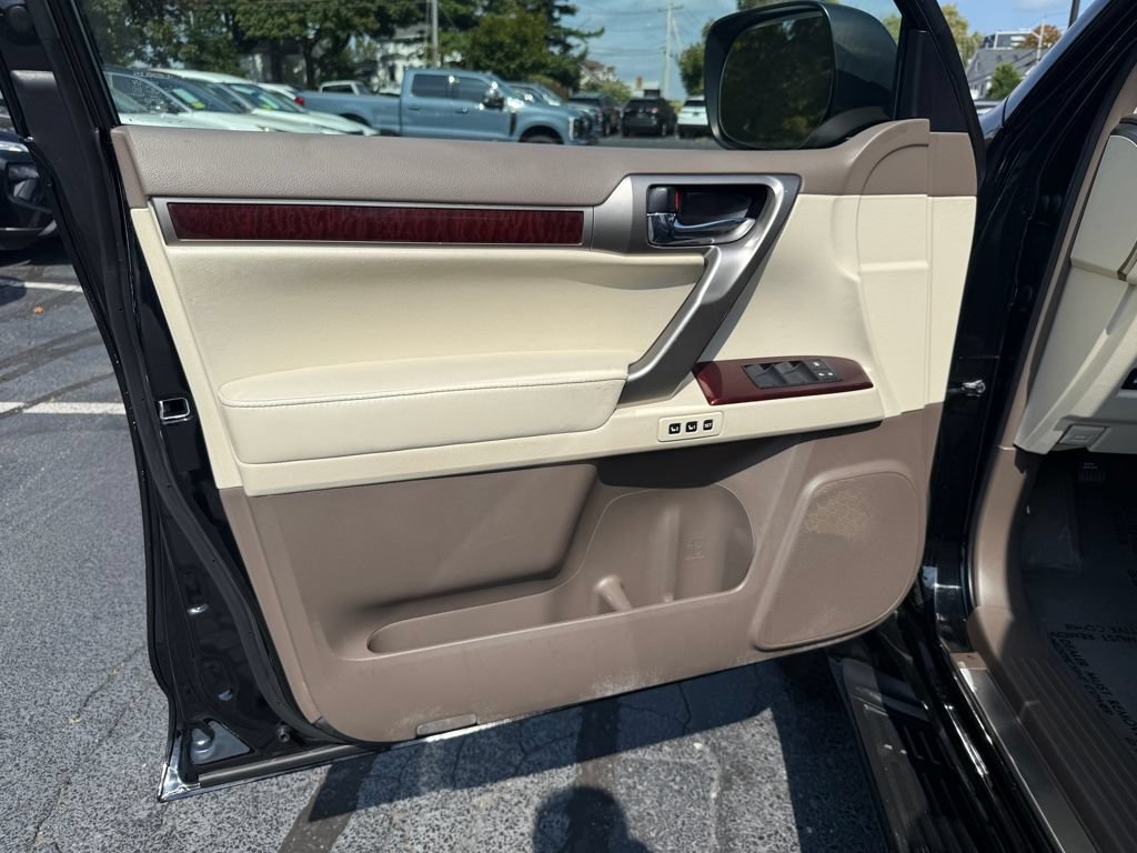 Used 2018 Lexus GX 460 Premium w/ Premium Package AWD/4WD image 19