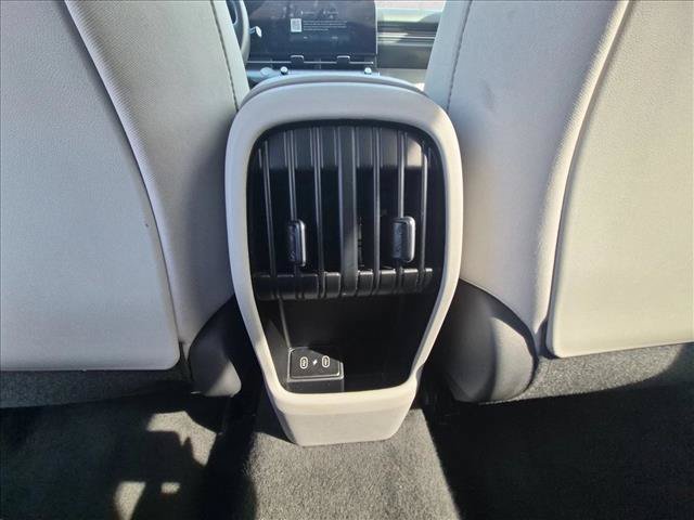 Used 2025 Hyundai Kona SEL AWD/4WD image 17