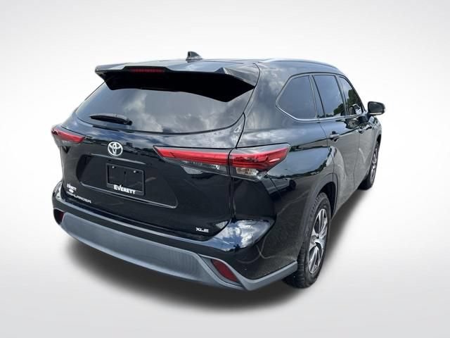Used 2021 Toyota Highlander XLE FWD image 9