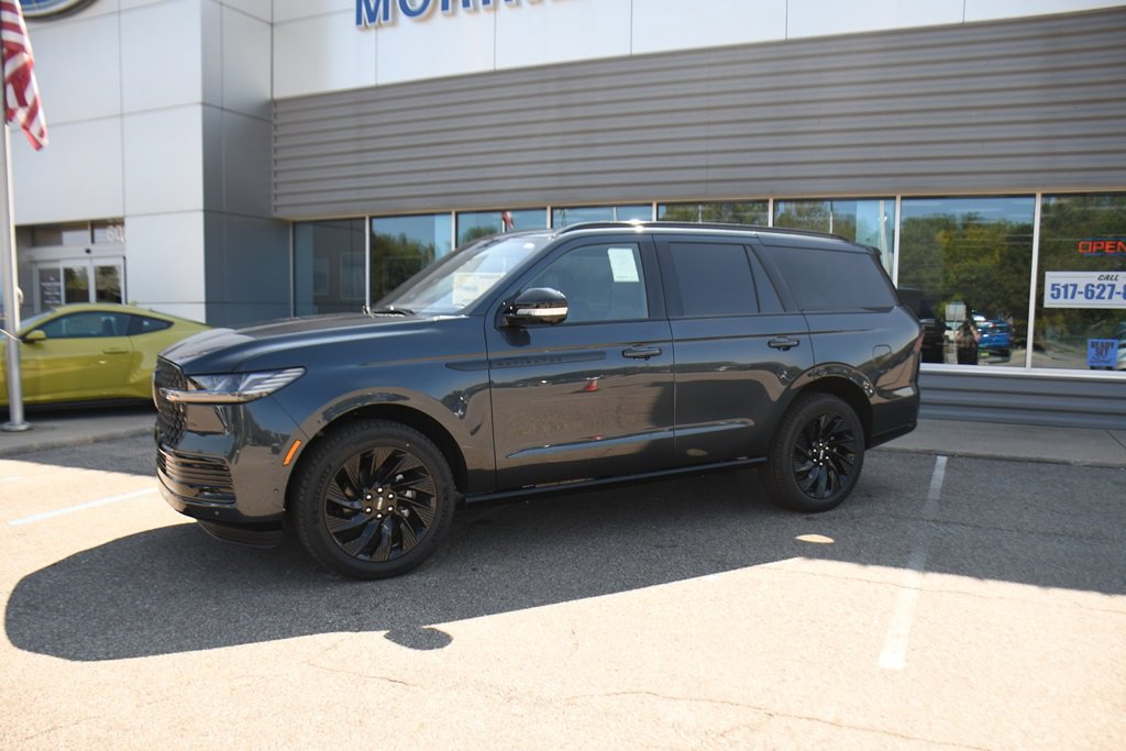 New 2025 Lincoln Navigator Reserve w/ Jet Appearance Package image 2