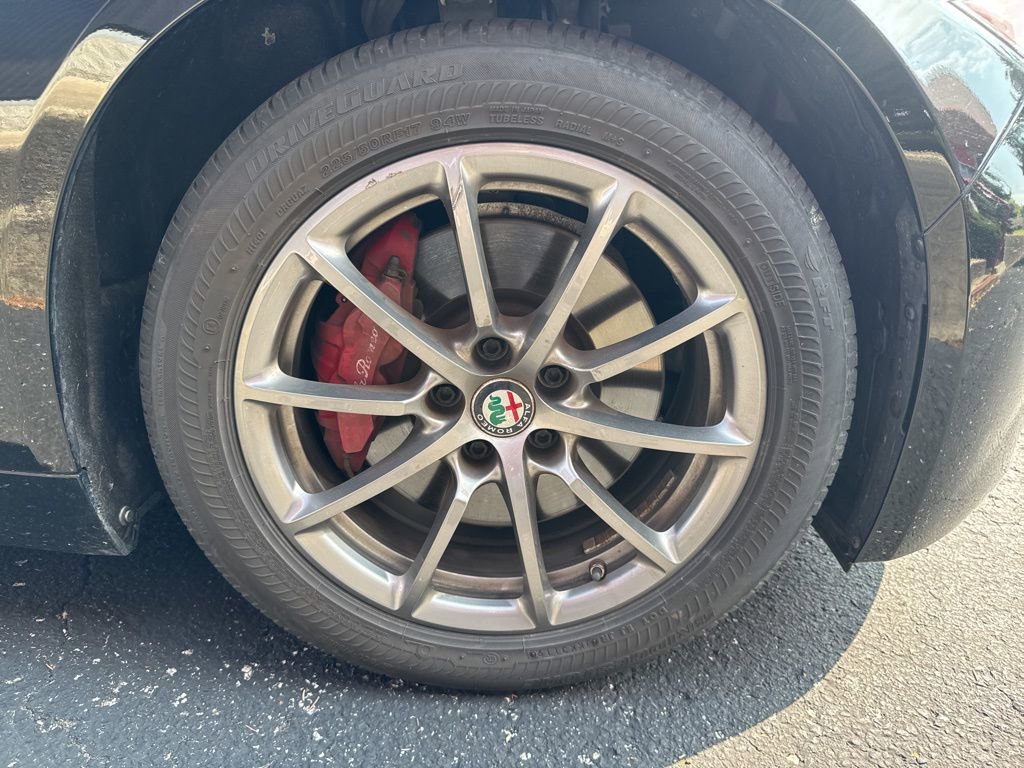 Used 2018 Alfa Romeo Giulia AWD image 21