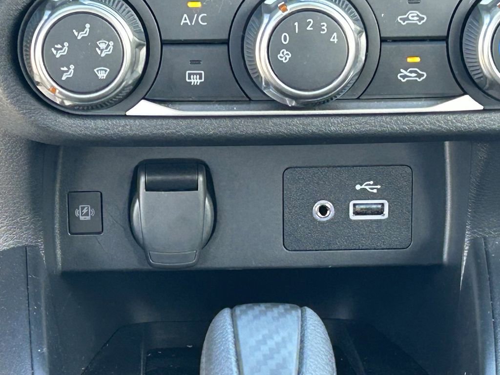 Used 2025 Nissan Versa SV w/ Trunk Package image 16