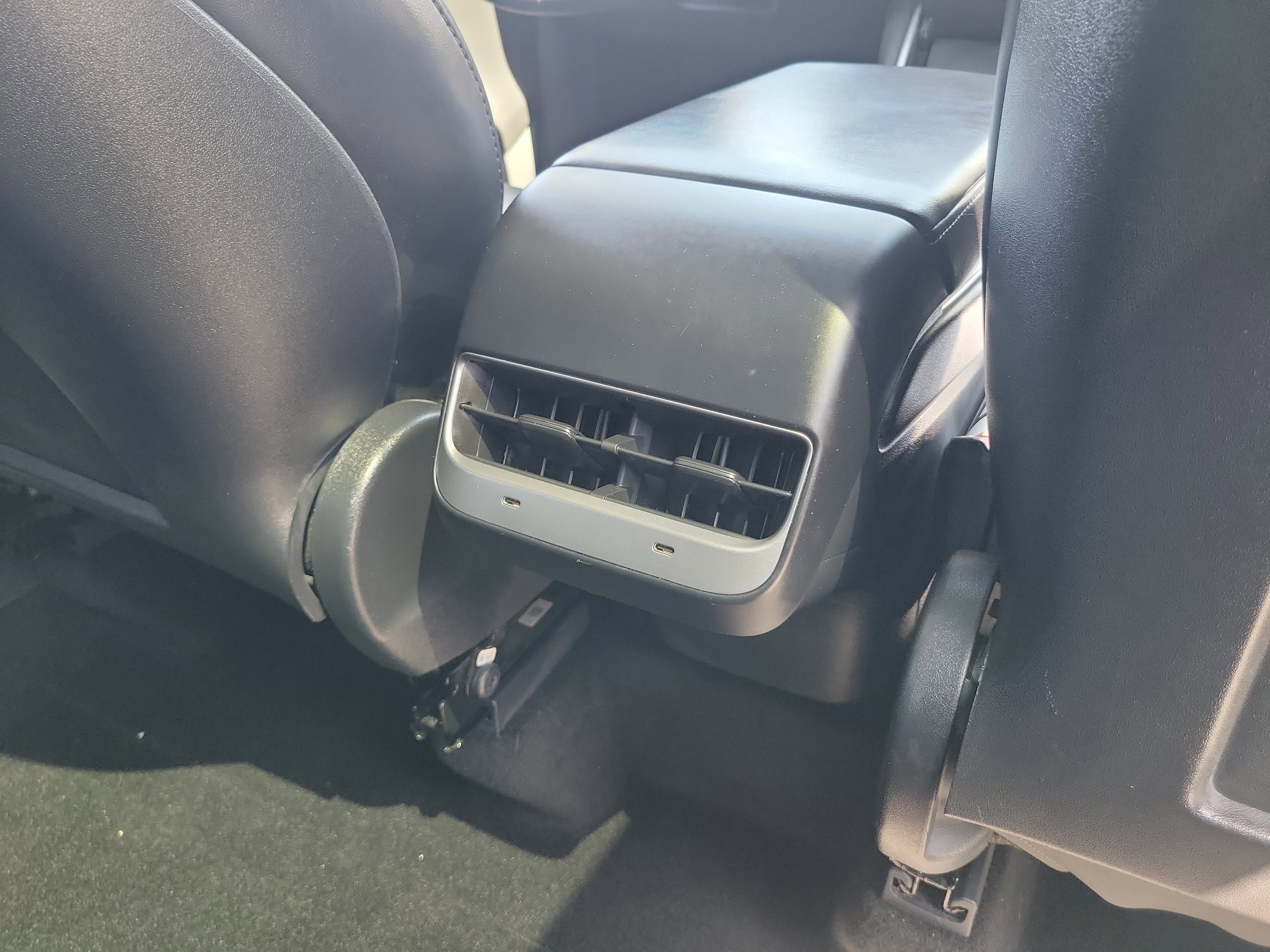 Used 2021 Tesla Model Y Long Range image 23