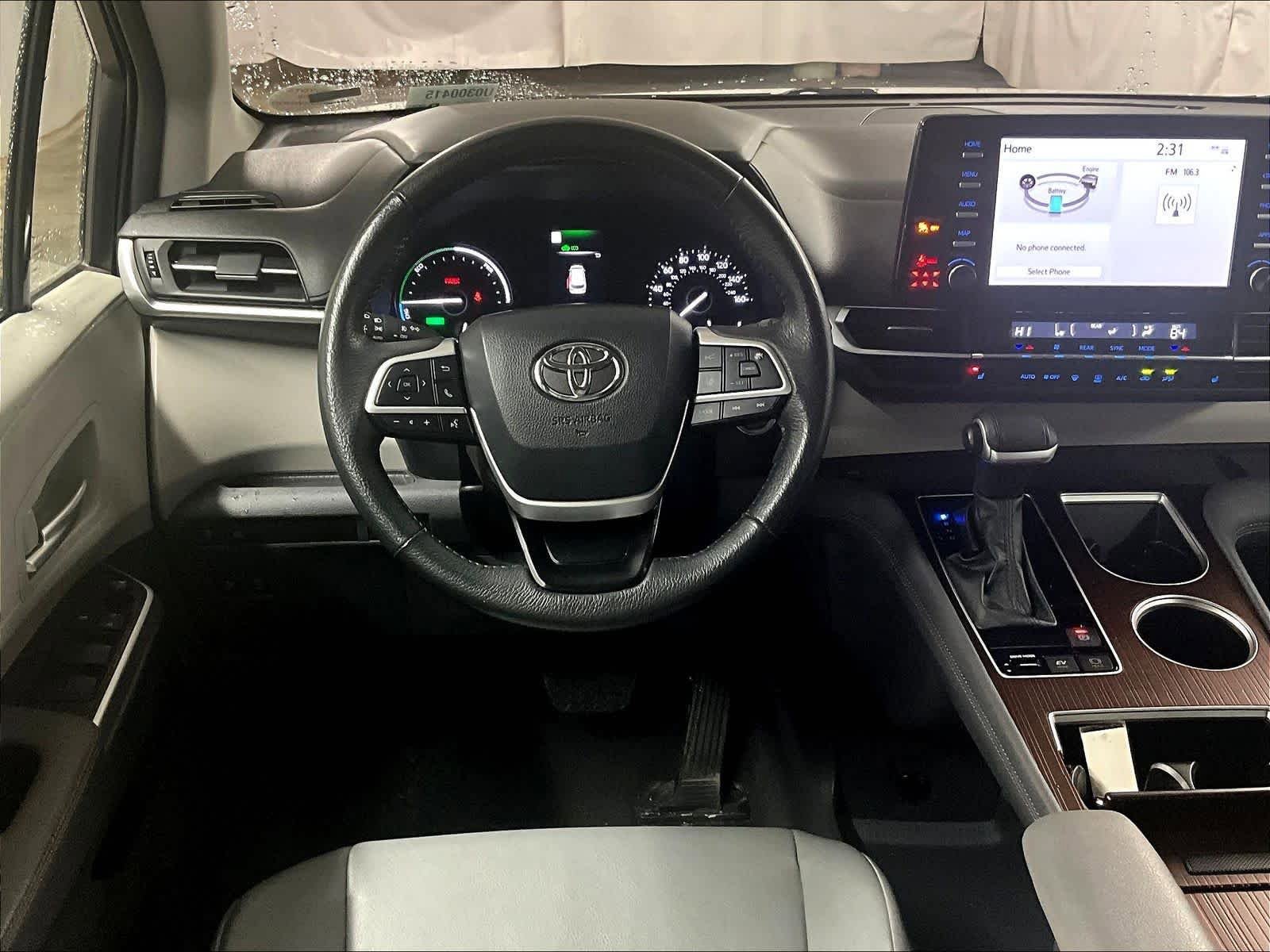 Certified 2024 Toyota Sienna XLE image 18