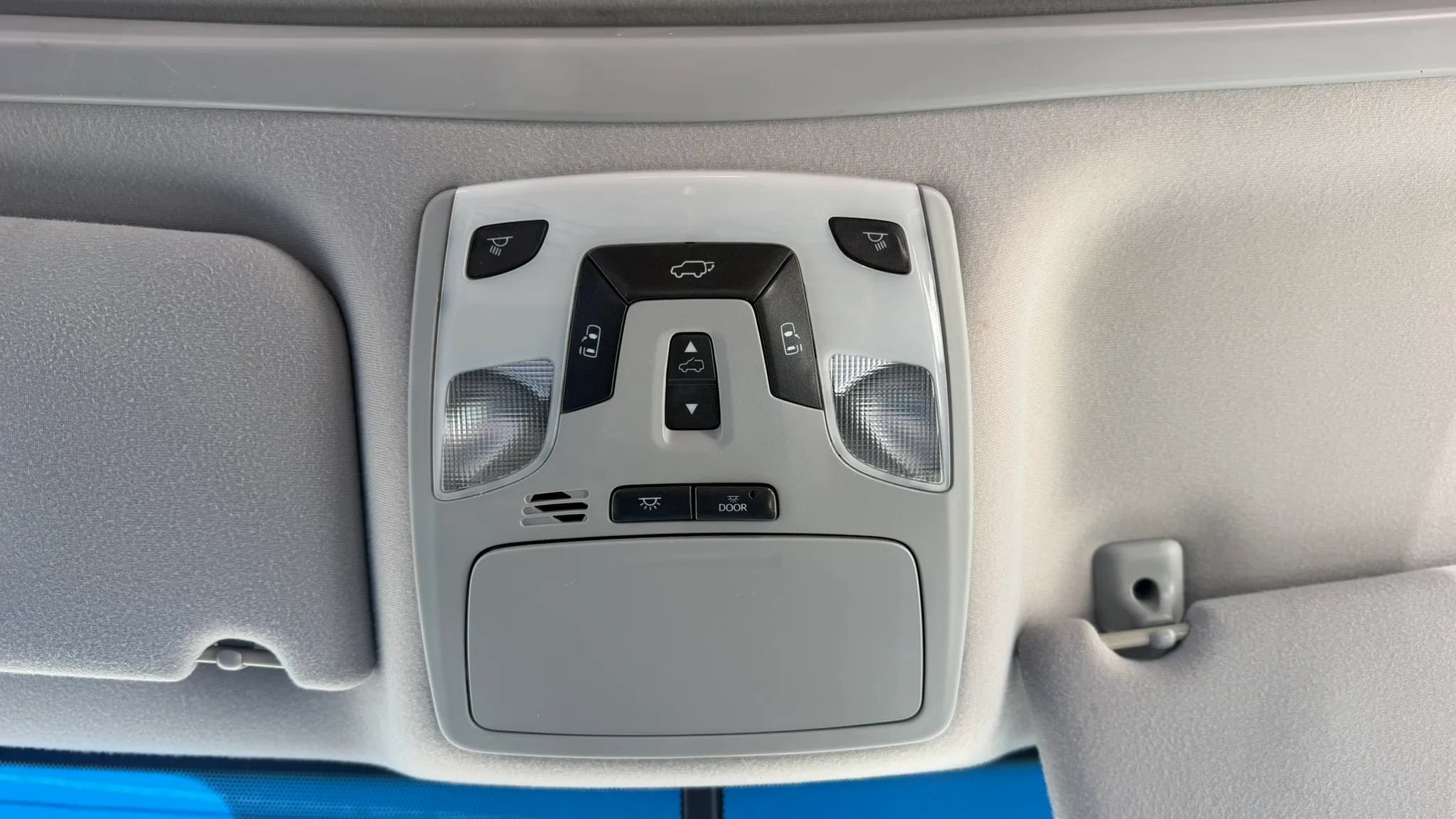 Used 2013 Toyota Sienna XLE FWD image 28