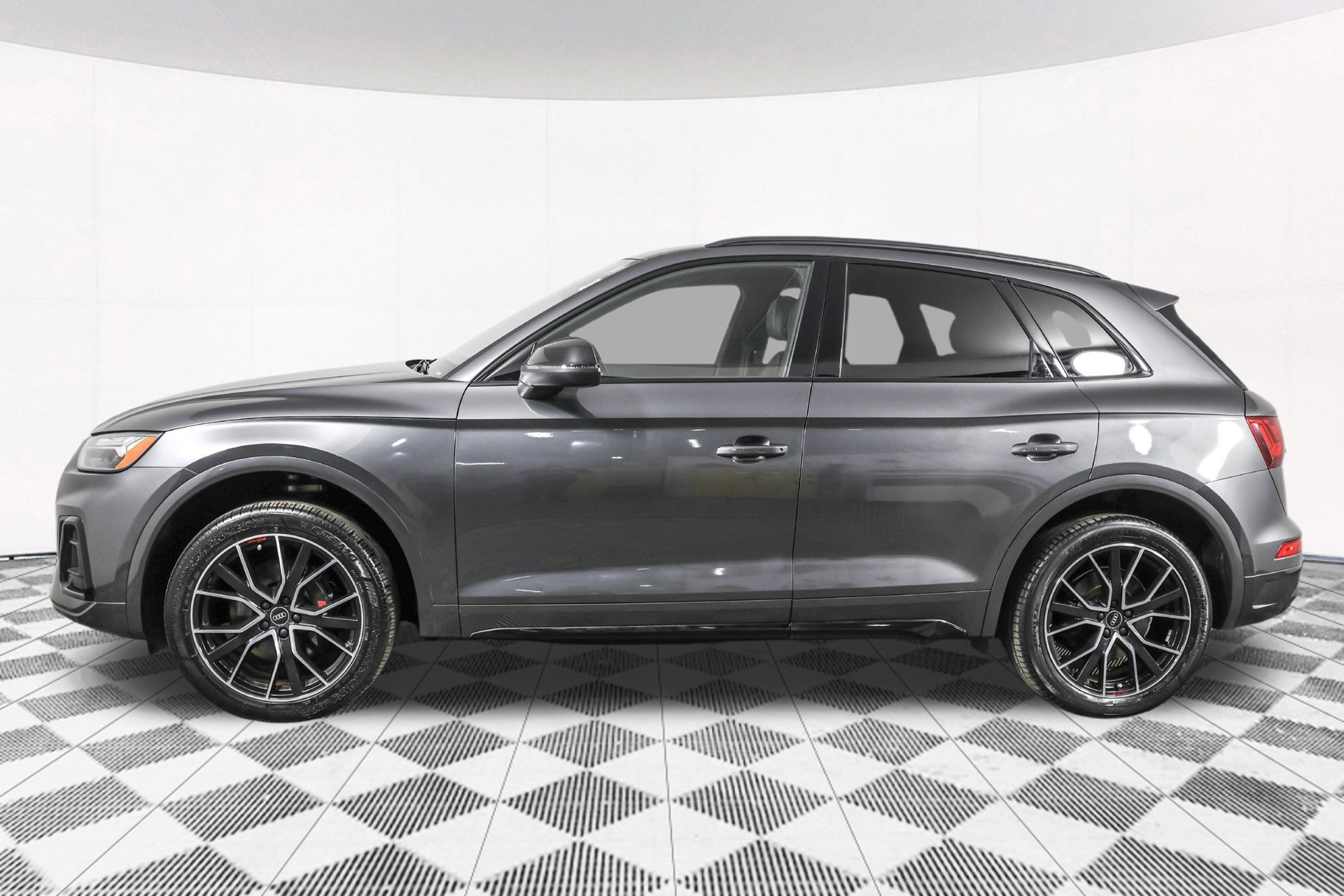 Used 2023 Audi SQ5 Premium Plus w/ Premium Plus Package AWD/4WD image 18