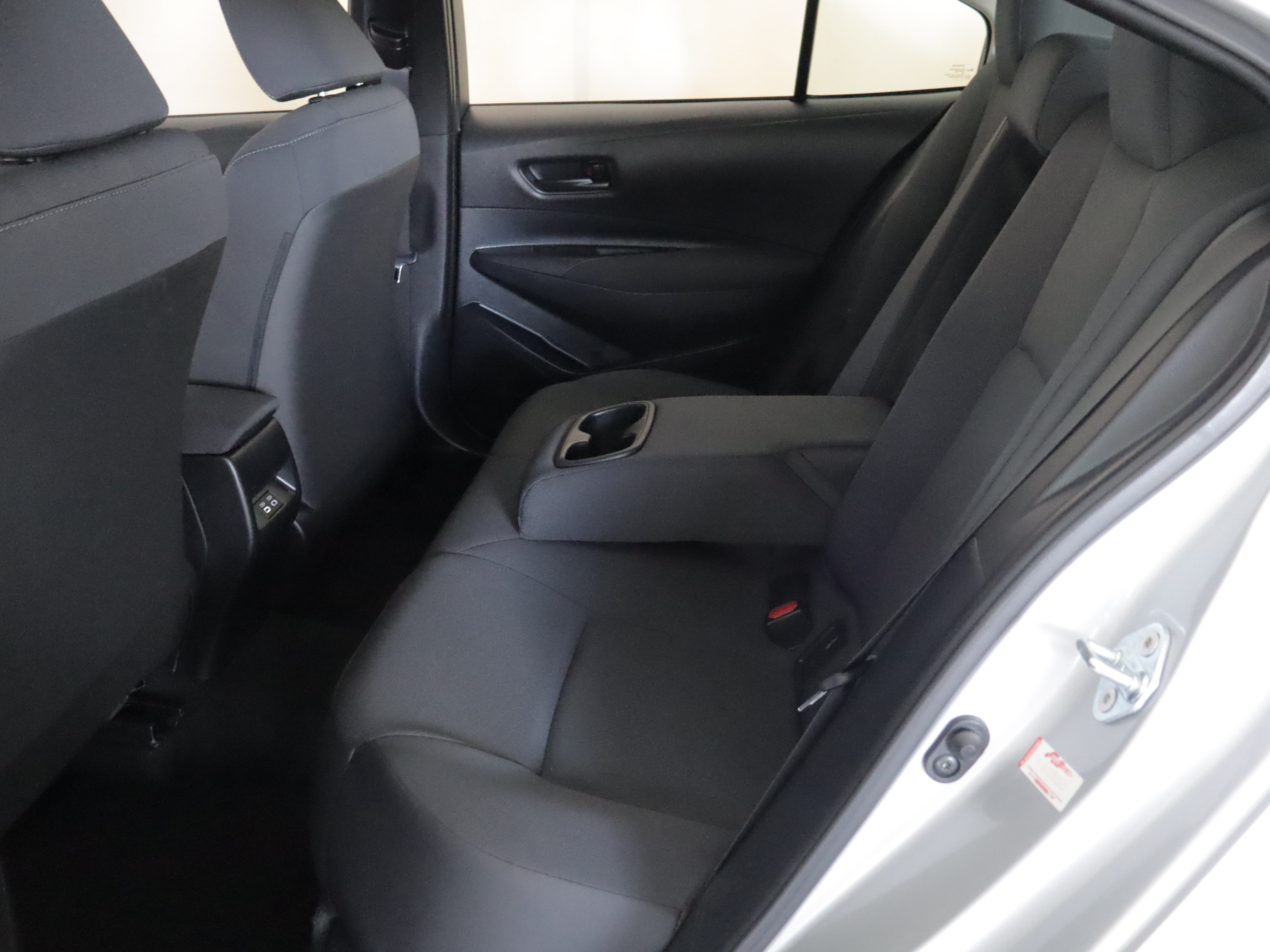Used 2024 Toyota Corolla LE w/ LE Convenience Package FWD image 8