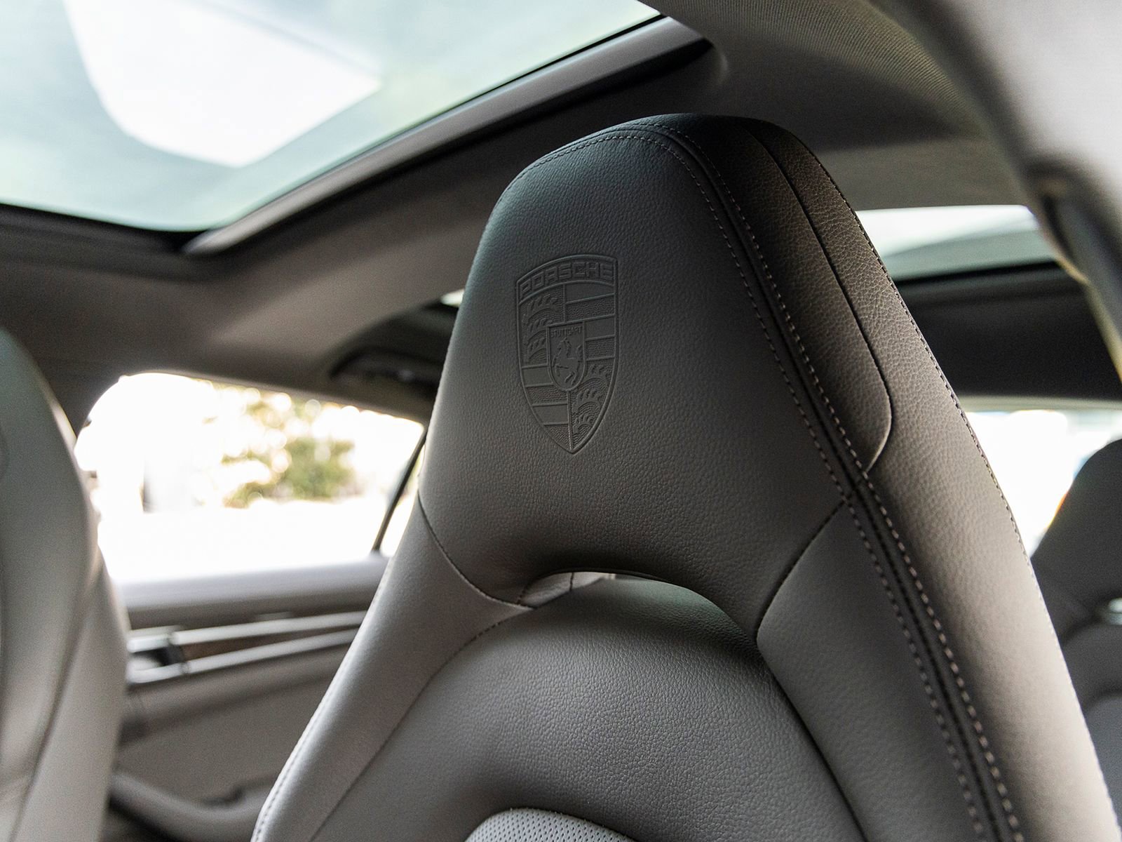 Certified 2023 Porsche Panamera Platinum Edition image 27