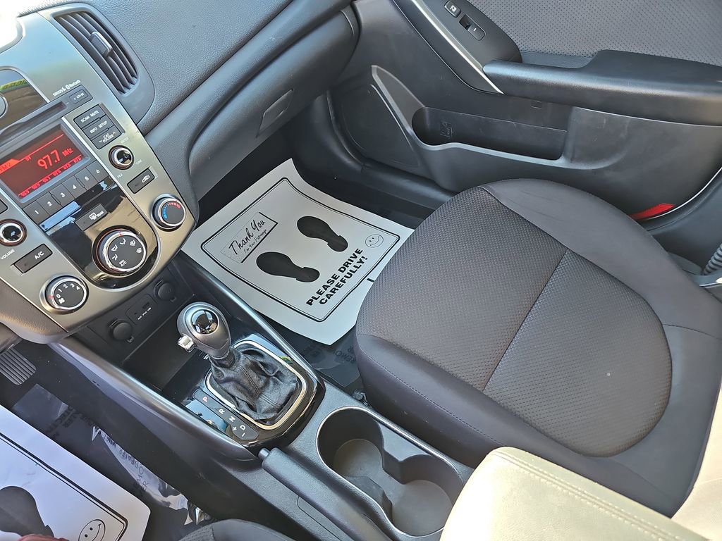 Used 2013 Kia Forte EX image 28
