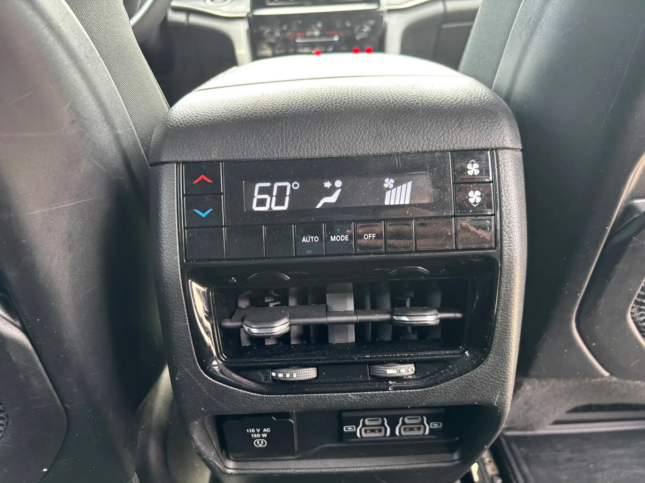 Used 2023 Jeep Grand Cherokee L Laredo AWD/4WD image 21