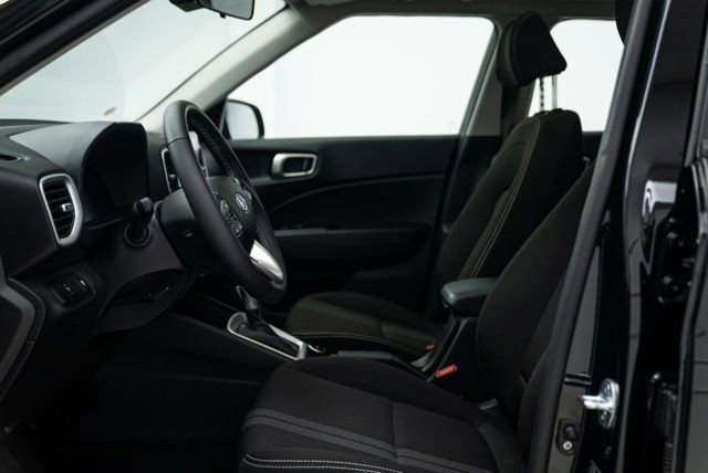 Used 2023 Hyundai Venue SEL image 10