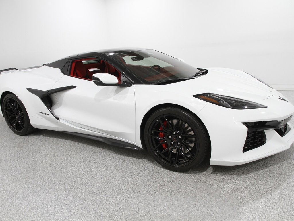 Used 2024 Chevrolet Corvette Z06 image 2