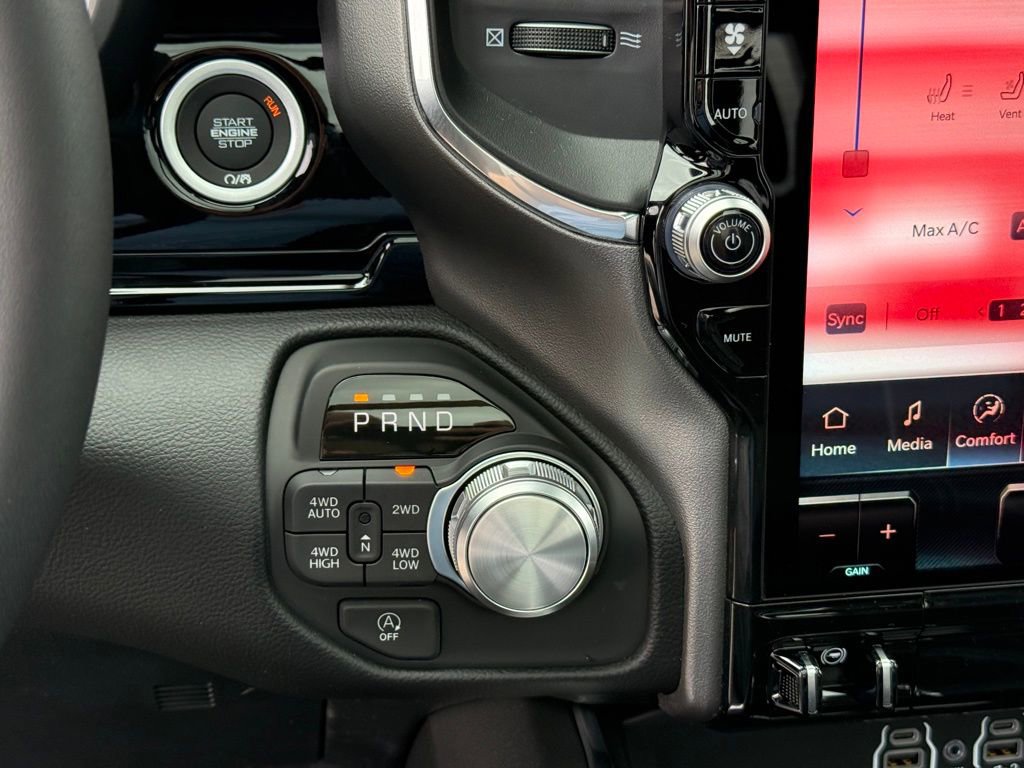 New 2026 RAM 1500 Laramie AWD/4WD image 21