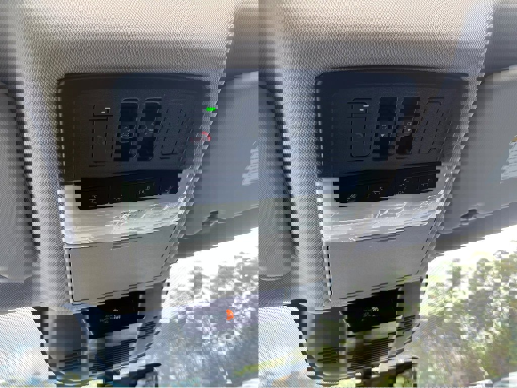 New 2025 Nissan Rogue SV image 27