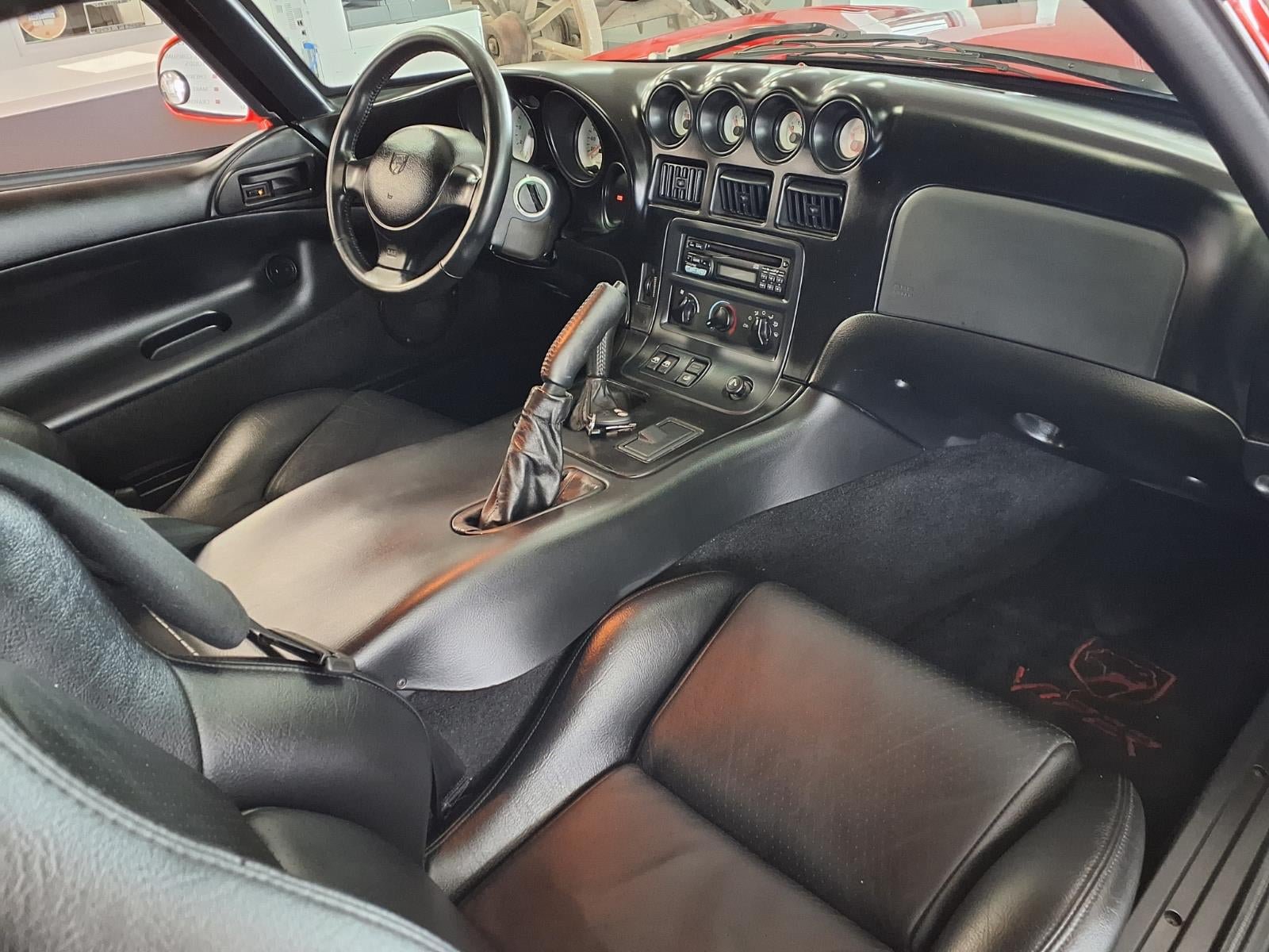 Used 1997 Dodge Viper GTS RWD image 4