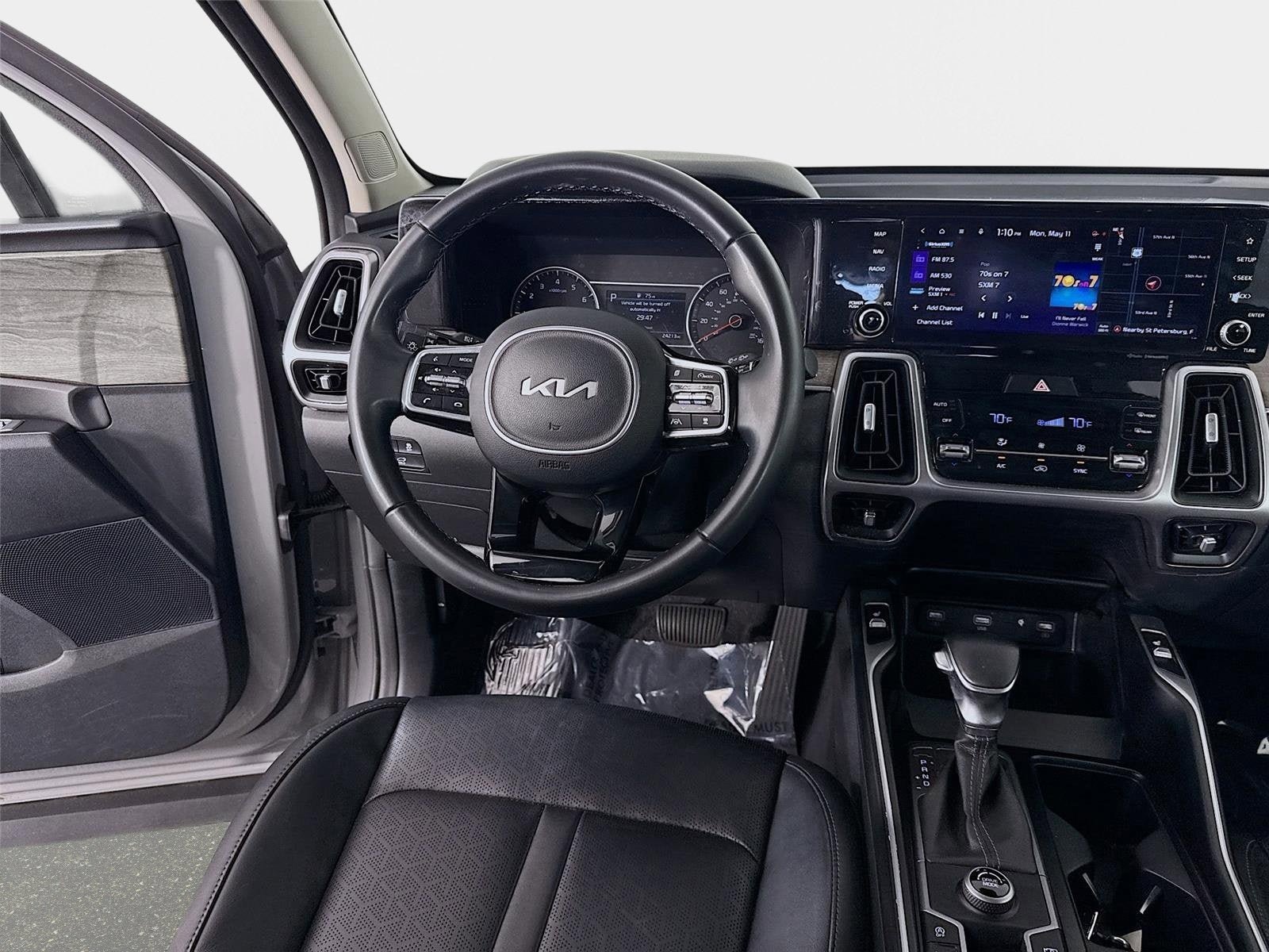 Certified 2022 Kia Sorento EX w/ Panoramic Sunroof Package FWD image 24