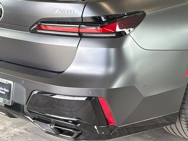 Used 2025 BMW 760i xDrive w/ Executive Package image 27