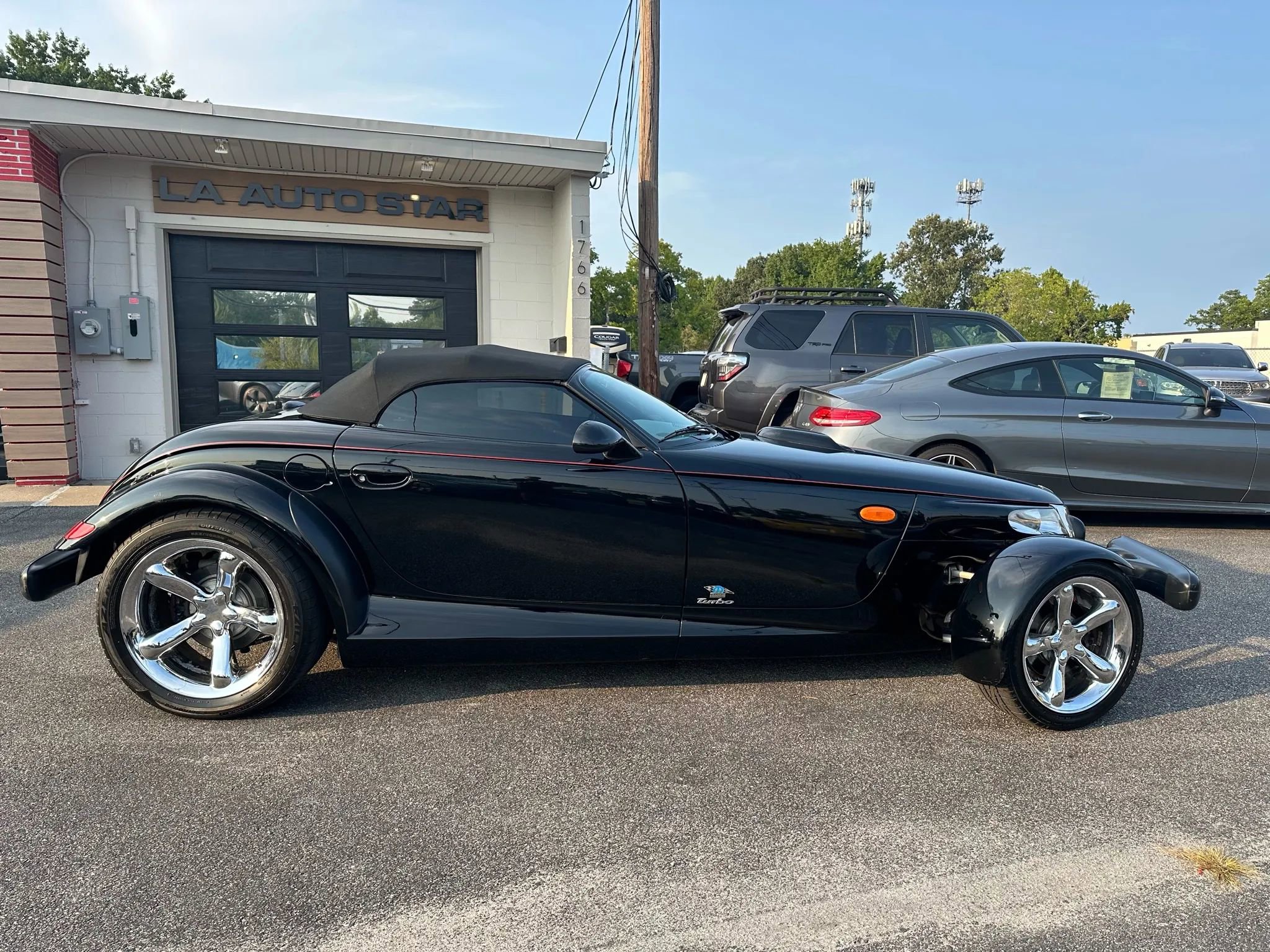 Used 2000 Plymouth Prowler RWD image 3