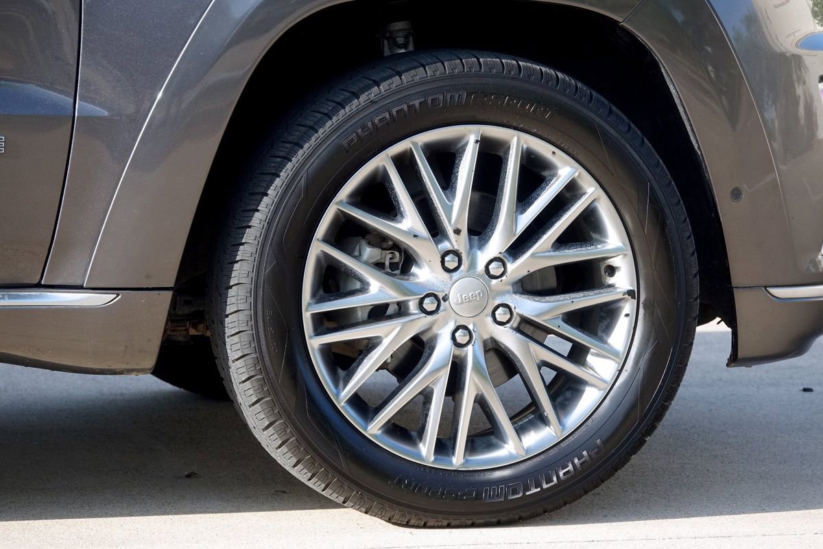 Used 2017 Jeep Grand Cherokee Summit w/ Platinum Series Group image 30