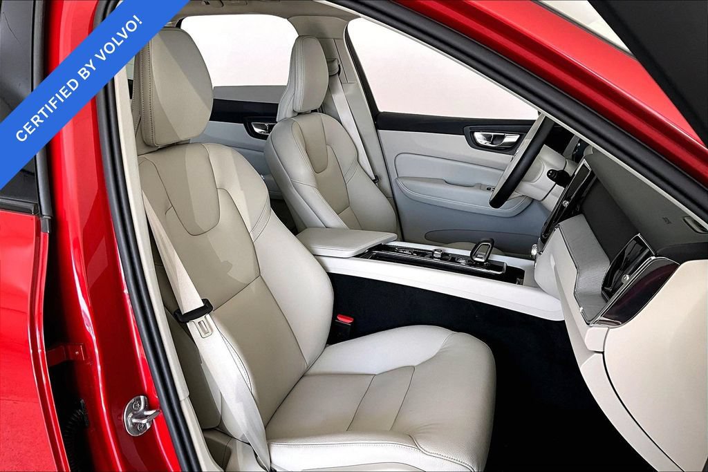 Certified 2025 Volvo XC60 B5 Plus AWD/4WD image 8