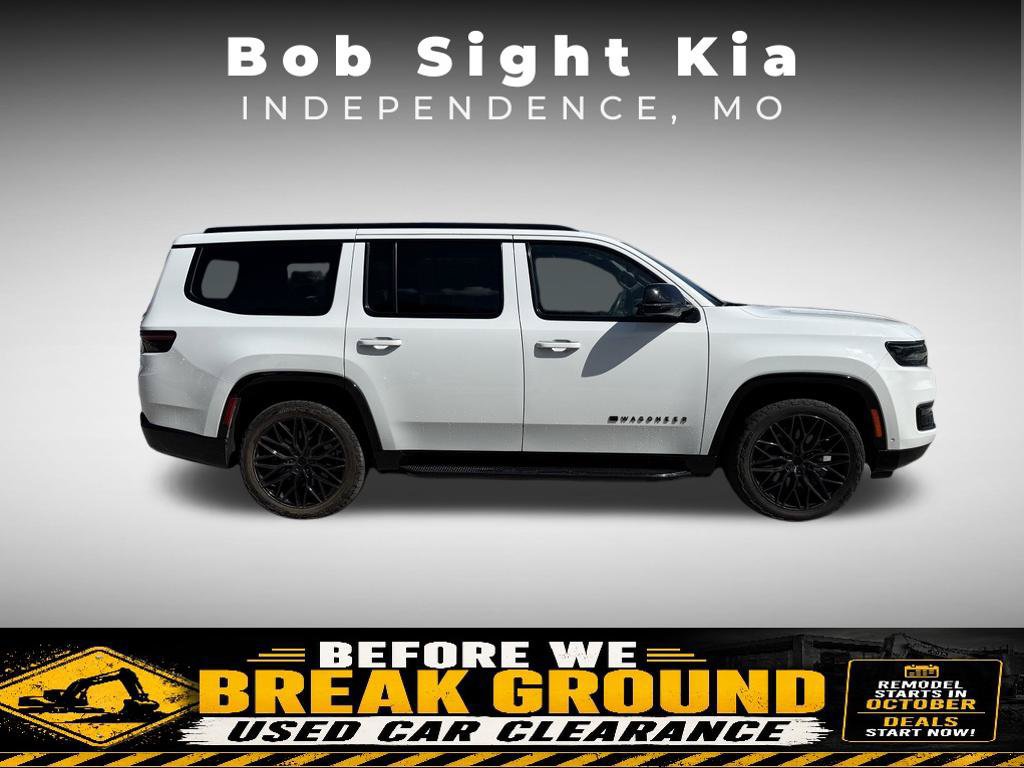 Used 2023 Jeep Wagoneer Series II AWD/4WD image 10