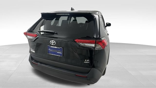 Used 2024 Toyota RAV4 LE image 4