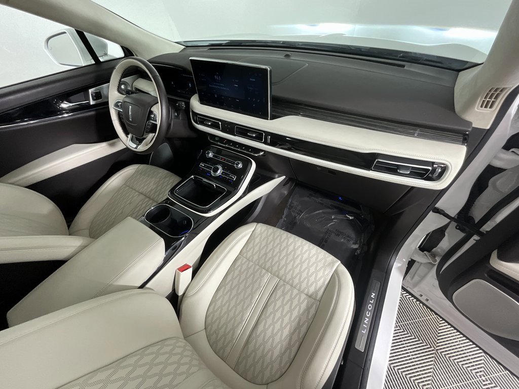 Used 2022 Lincoln Nautilus Black Label w/ Class II Trailer Tow Package image 19