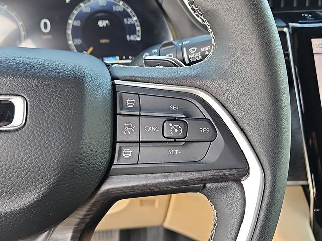 Used 2024 Jeep Grand Cherokee L Limited image 19