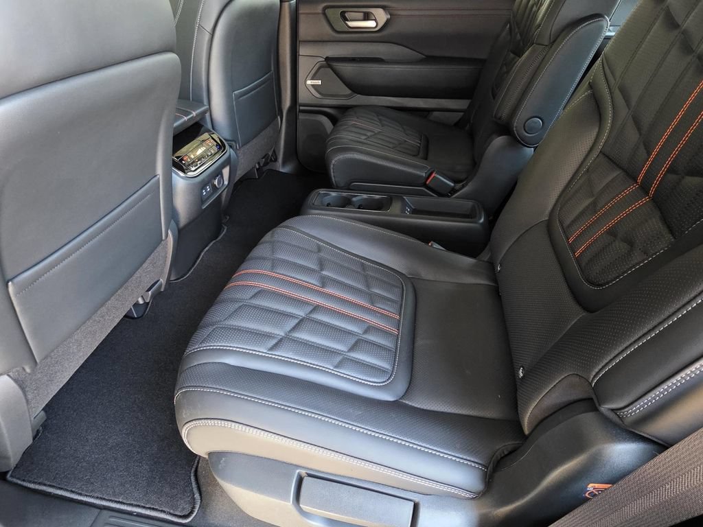 New 2026 Nissan Armada PRO-4X AWD/4WD image 11