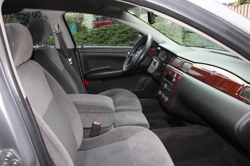 Used 2006 Chevrolet Impala LS FWD image 13