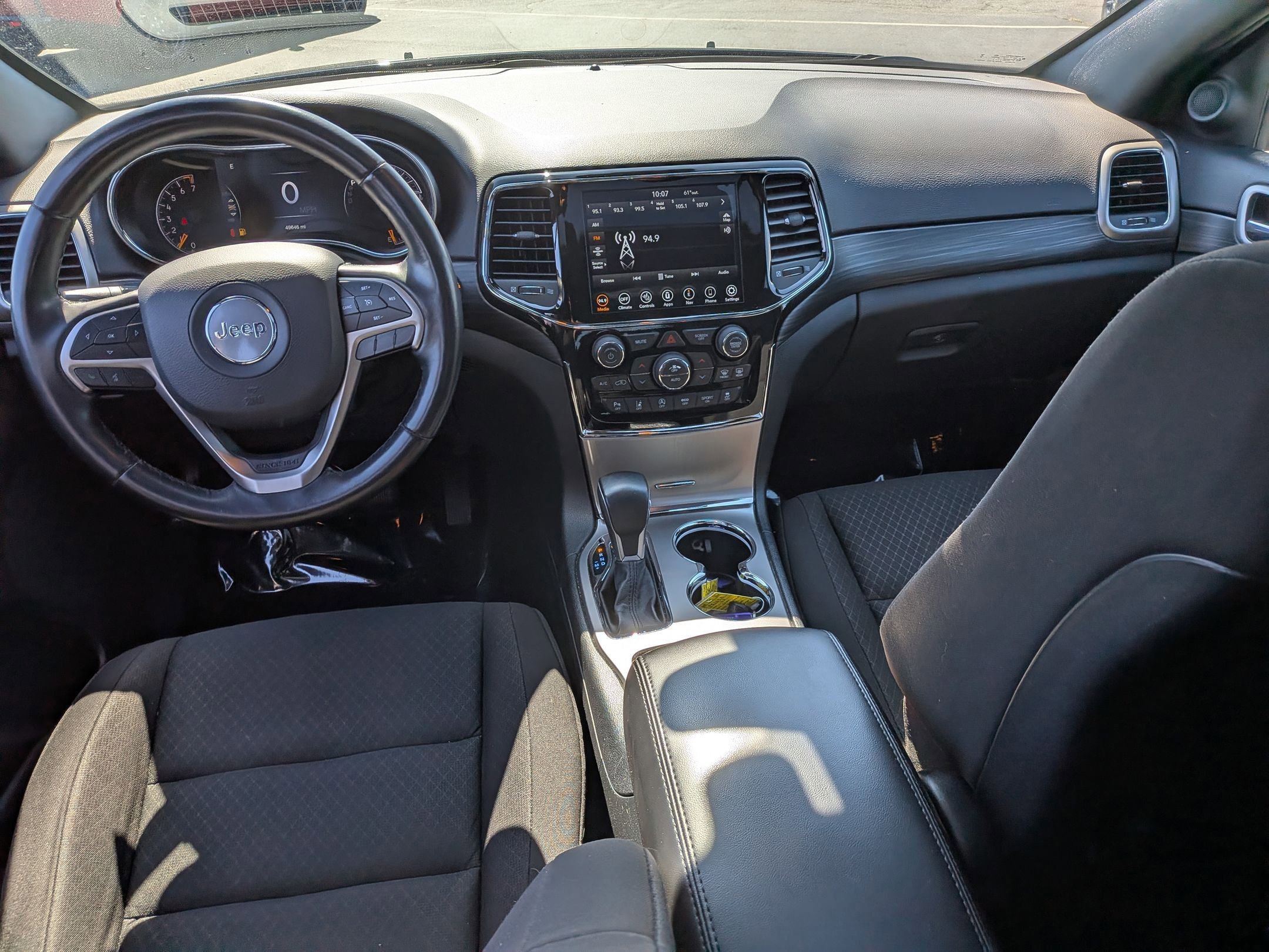 Certified 2022 Jeep Grand Cherokee Laredo E w/ Security & Convenience Group AWD/4WD image 24