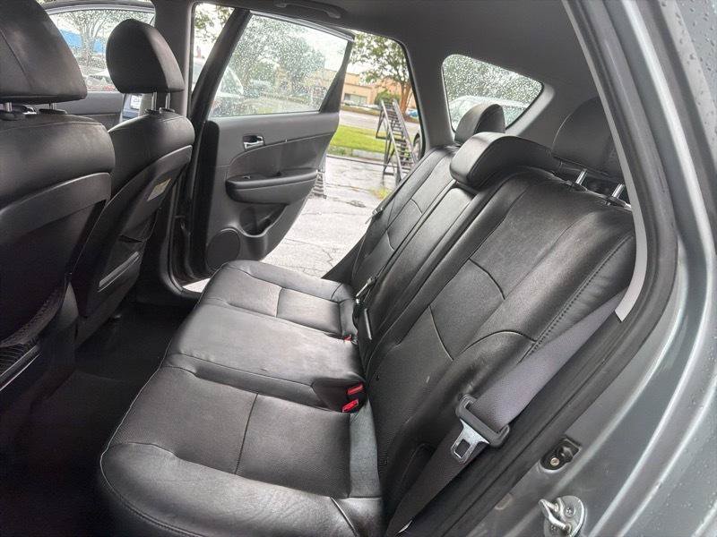 Used 2011 Hyundai Elantra FWD image 12