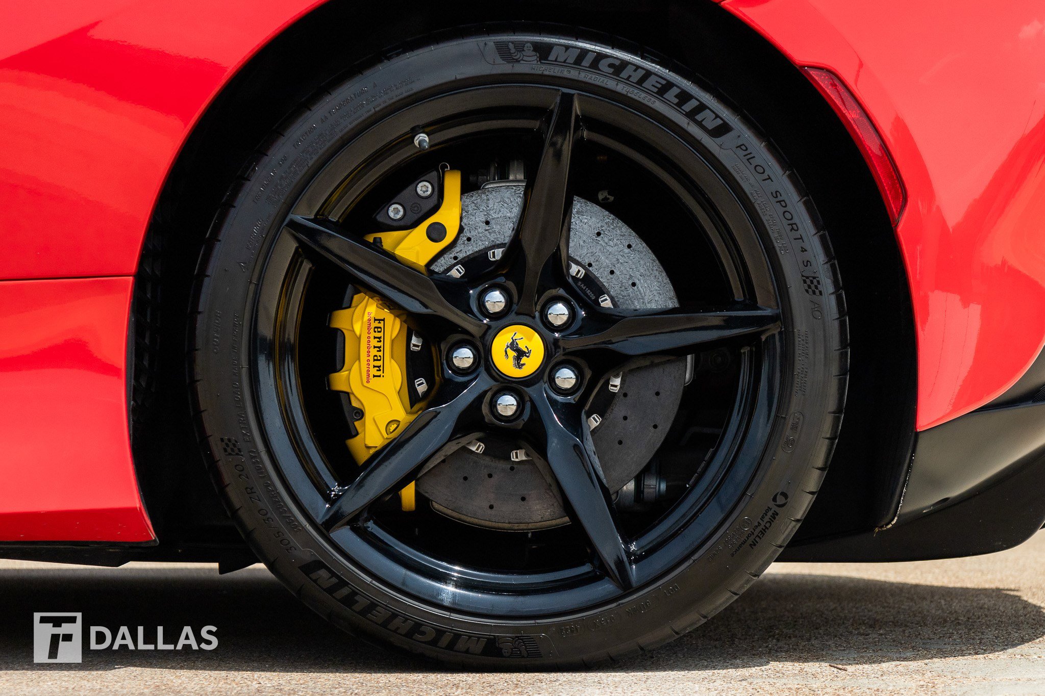 Used 2020 Ferrari F8 Tributo RWD image 9