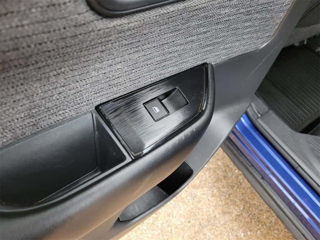 Used 2023 Nissan Rogue S image 16